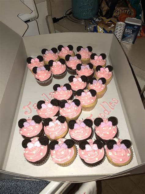 I made Minnie Mouse cupcakes for a little girl’s 2nd birthday today! : r/Baking