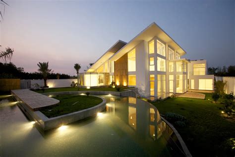 Bahrain House in Hamala by MORIQ - MyFancyHouse.com