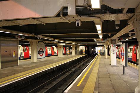 Morden Underground station | Looking southbound | bowroaduk | Flickr