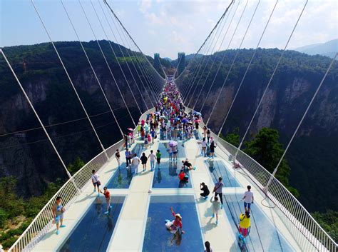 World's tallest and longest glass bridge opens in China | Zhangjiajie, Ponte, Lugares romanticos