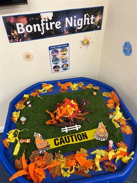 Bonfire night tuff tray | Bonfire night crafts, Bonfire night activities, Bonfire crafts for kids