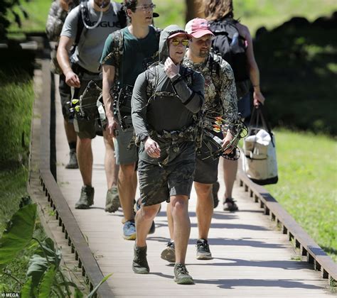 Mark Zuckerberg hits the beach in Hawaii in a UTV before boarding a jet ...