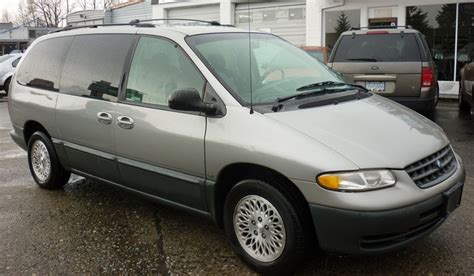 2000 Plymouth Grand Voyager - Information and photos - MOMENTcar