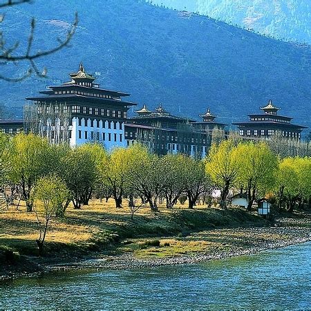 Phuentsholing - Bhutan - Castle & King : Castle & King