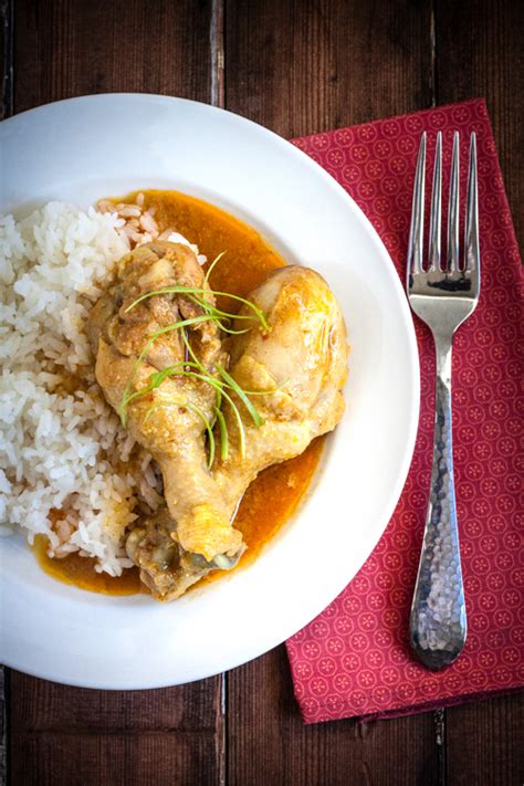 Red Shallot Kitchen: Gulai Ayam Padang (Padang Style Chicken Curry)