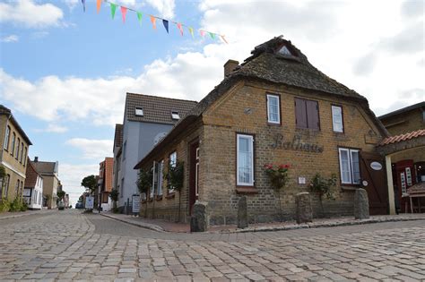 Download free photo of Town hall, antique, architecture, city, monument - from needpix.com