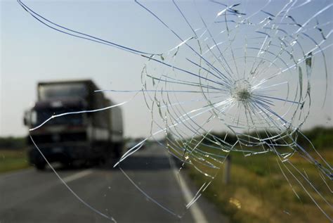 6 Ways to Stop a Windshield Crack from Spreading - Axle Advisor