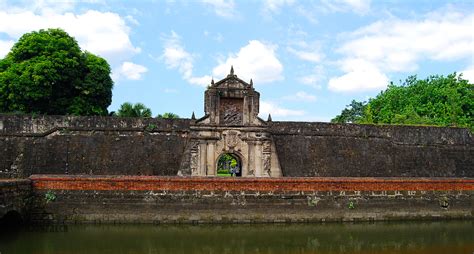 The Yellow Bar by John Falch: Sites in the Book: Fort Santiago