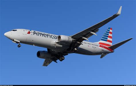 N907AN American Airlines Boeing 737-823(WL) Photo by Marc Charon | ID ...