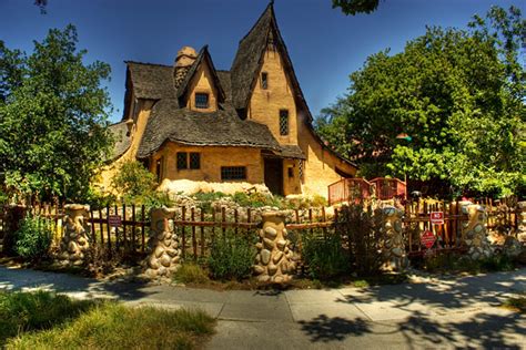 Sevasblog : things I like: Magic Storybook Cottage Homes