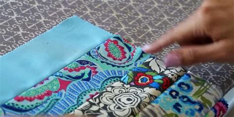 She Makes An Easy Jelly Roll Quilt That Is Perfect For Beginners (Watch!)