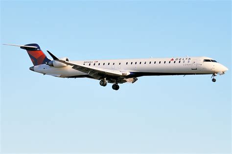 Bombardier CRJ900 Dimensions - FlyRadius