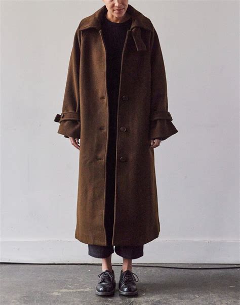 7115 Balmacaan Wool Coat, Deep Walnut | Glasswing