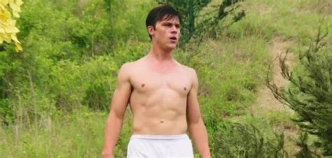 Finn Wittrock Goes Shirtless in ‘My All American’ Trailer! | Aaron ...