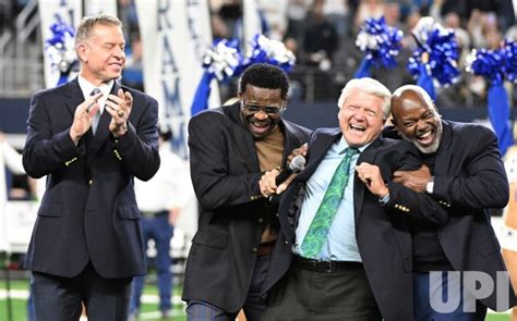 Photo: Jimmy Johnson is inducted into the Dallas Cowboys Ring of Honor ...