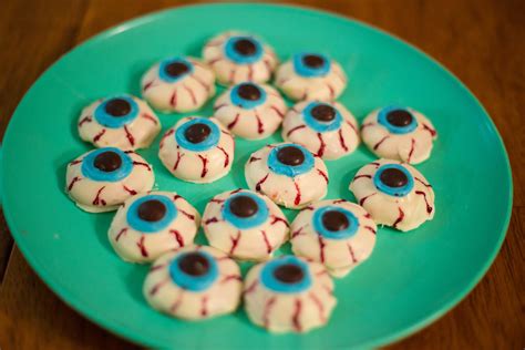 Easy To make Halloween Eyeball Cookies Recipe