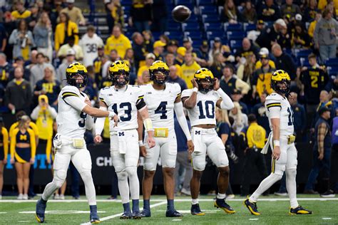 Michigan’s quarterback competition in full swing for spring practice