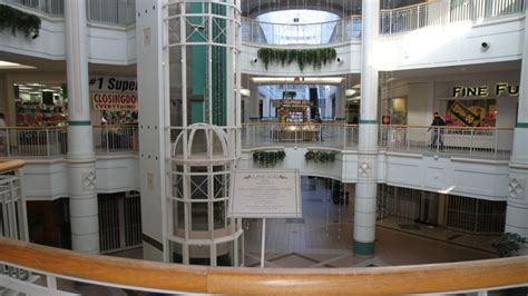 Hamilton's City Centre mall closes its doors, rings bell for the last time on New Year's Eve ...