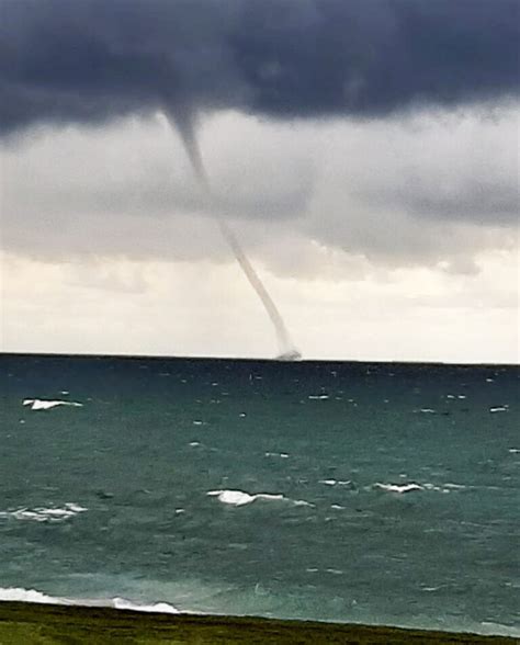 What is a waterspout? | The Weather Guys