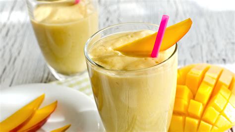 Refreshing mango smoothie | OverSixty