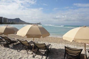 Beach Umbrella & Beach Chair Set Rental | Waikīkī Beach Services