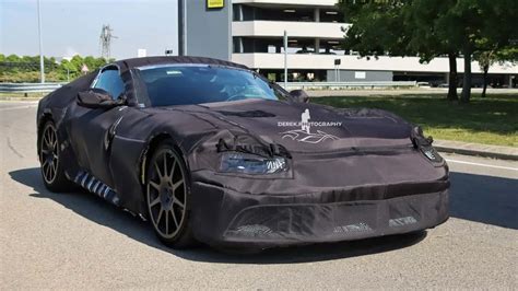 Ferrari 812 Superfast Alternative Spied With Manufacturing Physique - offroadingblog.com