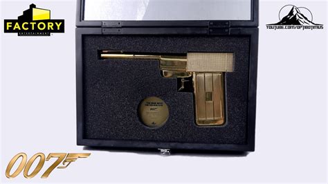 James Bond 007 The Man with the Golden Gun - GOLDEN GUN Prop Replica Video Review - YouTube