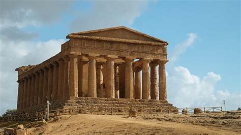 Top 10 Historical Sites in Greece to Visit