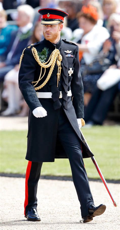 Can Prince Harry wear his military uniform? - Heart