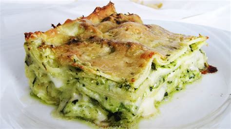 How to make Pesto Lasagne (Vegetarian Lasagna with Pesto sauce) - YouTube