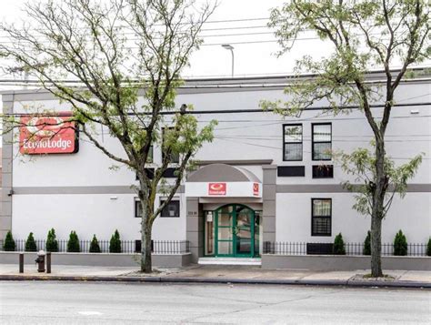 Econo Lodge South Ozone Park Hotel in New York (NY) - Room Deals, Photos & Reviews