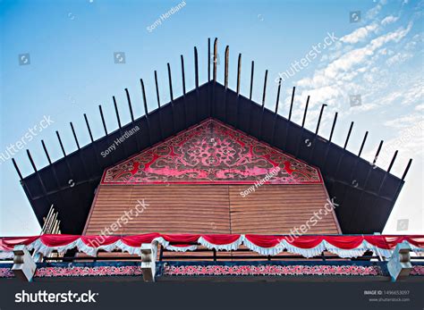 Long House Traditional House Dayak Tribe Stock Photo 1496653097 ...