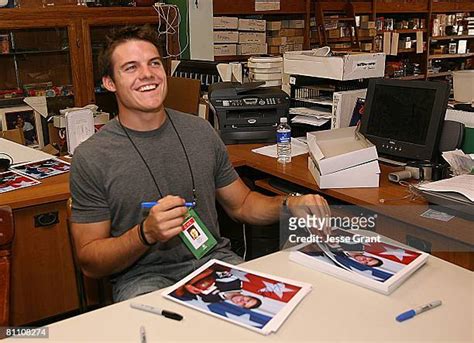 Kevin Oconnell American Football Player Photos and Premium High Res ...