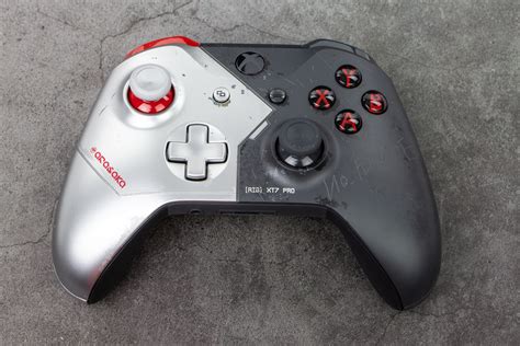 Xbox Wireless Controller Cyberpunk 2077 Limited Edition - warto kupić?