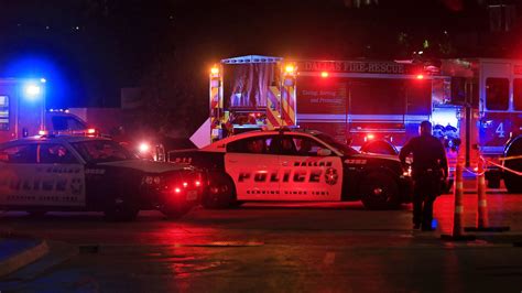 Dallas shooting kills multiple police officers: what we know - Vox