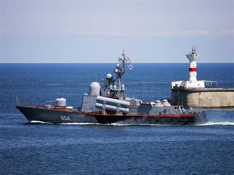 Missile Corvette "R-334 "Ivanovets" :: Black Sea Fleet Photoalbum