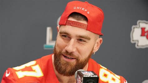 Travis Kelce responds to 'Mr. Pfizer' swipe from Aaron Rodgers