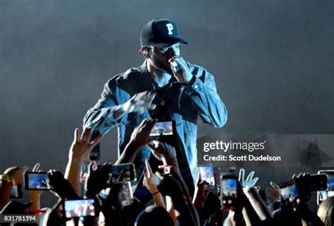 Bryson Tiller Photos and Premium High Res Pictures - Getty Images