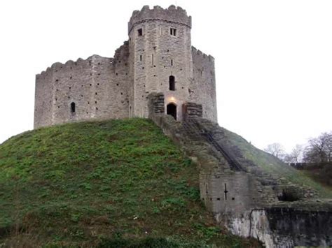 Cardiff Castle Picture 2 Glamorgan Wales Welsh