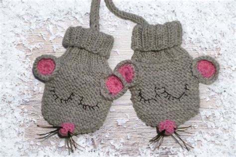 Knitting pattern gloves for babies + toddlers