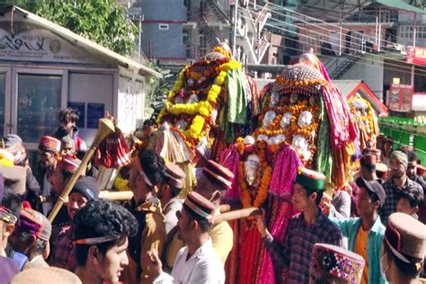 Kullu Dussehra-2021: कुल्लू दशहरा का आगाज, रघुनाथ मंदिर के अस्थाई शिविर पहुंची मां हिडिम्बा ...