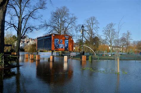 In pictures: Shrewsbury floodwaters on the rise | Shropshire Star