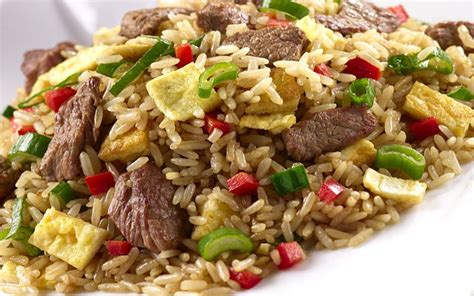 Cómo preparar el delicioso arroz chaufa (de pollo, carne, huevo, o salchicha). Receta casera ...