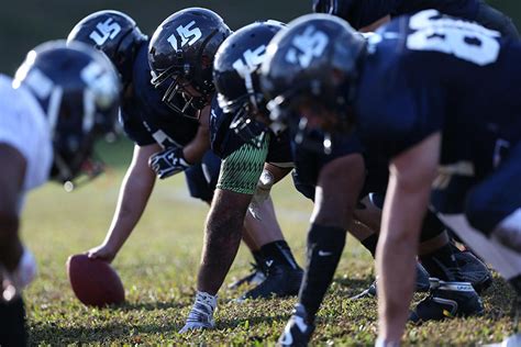 Offensive Linemen Tips: How to Line Up in a 3-Point Stance | PRO TIPS ...