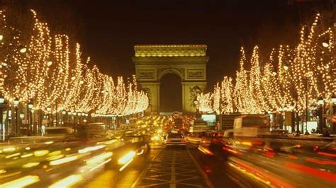 The Champs-Elysées get ready for Christmas illuminations