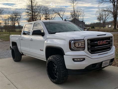 2017 GMC Sierra 1500 with 22x12 -44 Fuel Maverick and 33/12.5R22 Fury ...