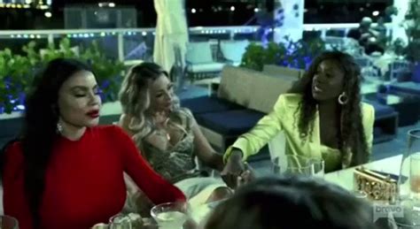 The Memes Archive on Twitter: "RT @TheMemesArchive: mia throwing a drink on wendy in slow motion ...