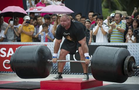 Watch the world’s strongest man lift 975 pounds | For The Win