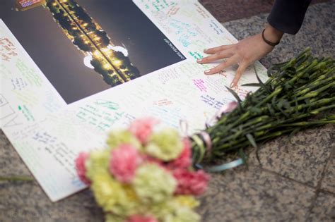 Boston Strong – Photos at the Boston bombing memorial on Boylston ...