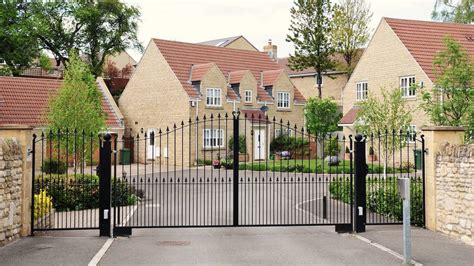 3 Things to Know About Gated Communities | Rent. Blog